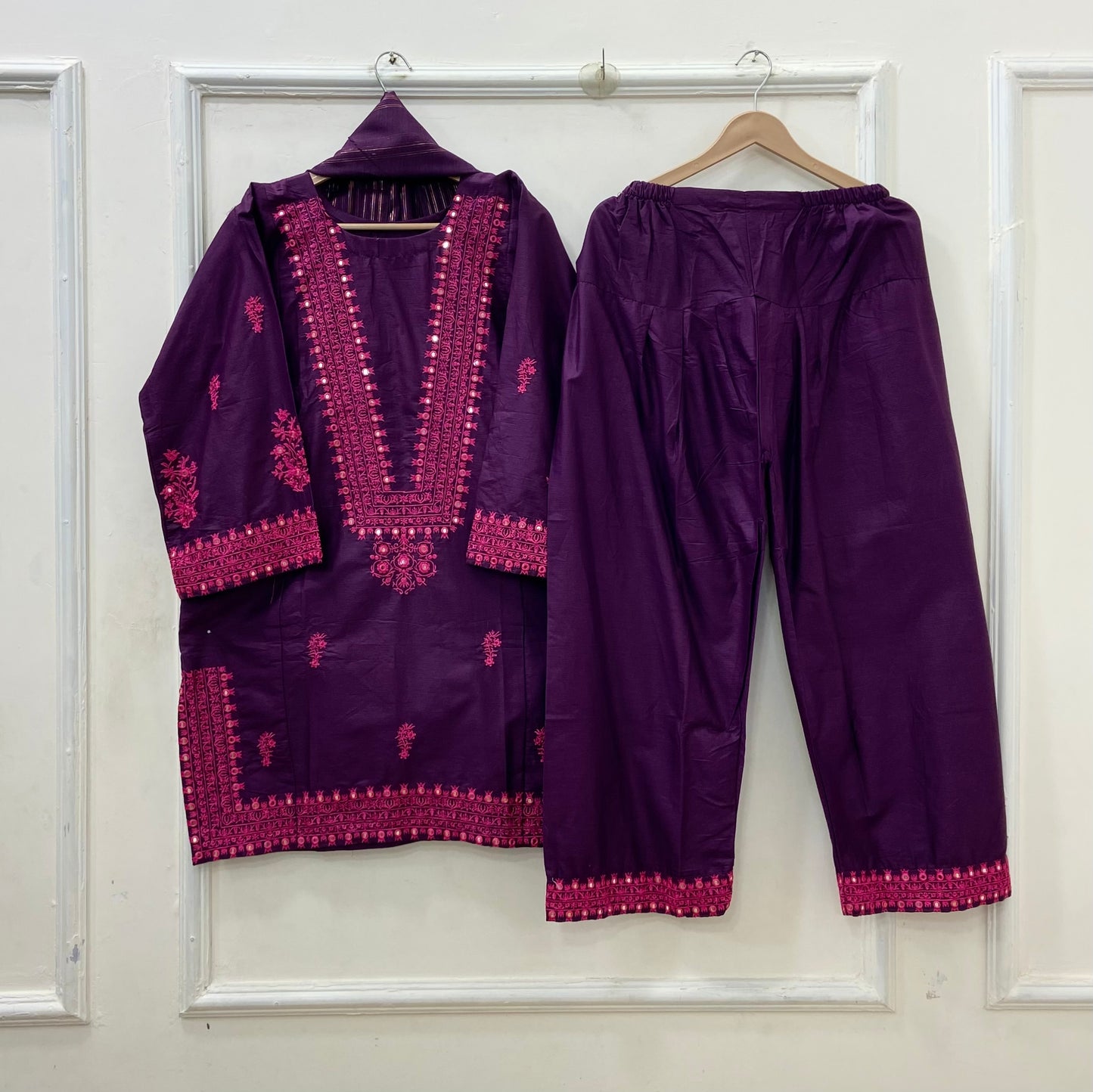 Patakha Farshi | 3PC Lawn Cotton D-583