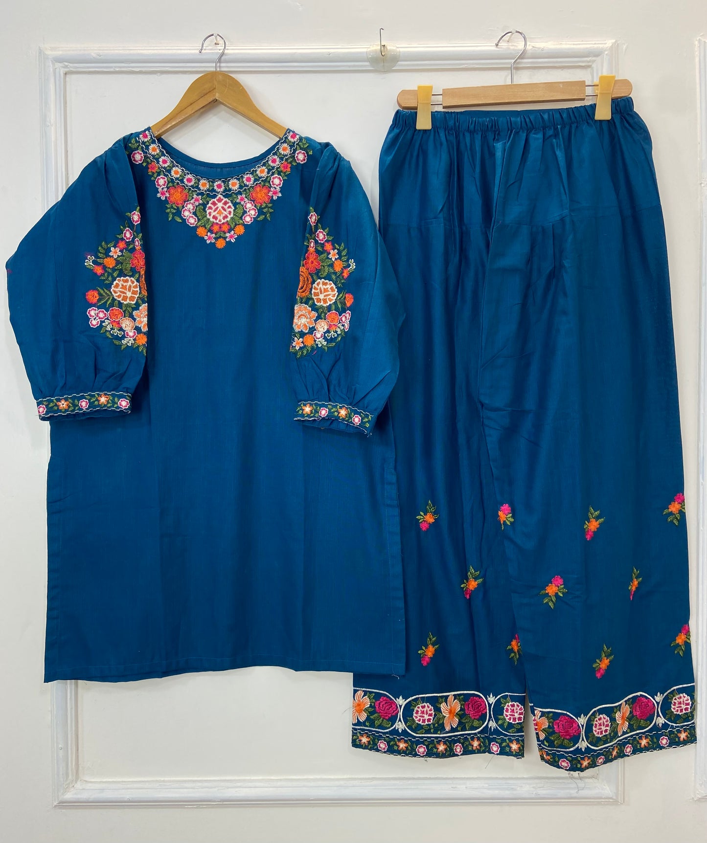 Embroidered Farshi Beauty 2PC (Khaddar) D-176