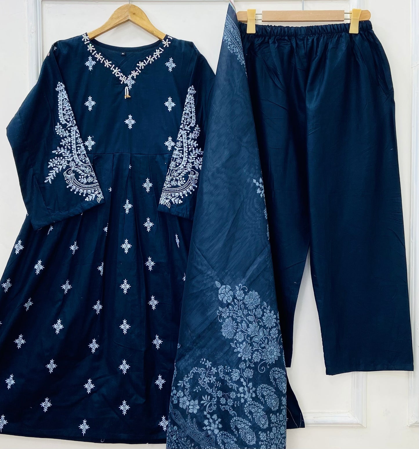 Embroidery Frock 3PC (Premium Cotton) D-428
