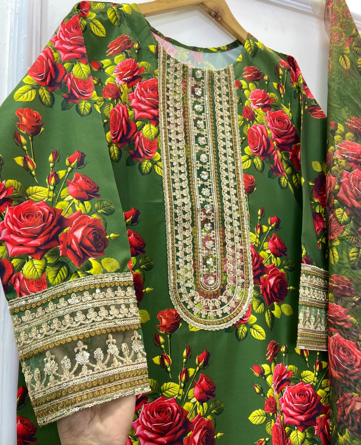 Gulnar Silk Sequins 3PC (Silk) D-251