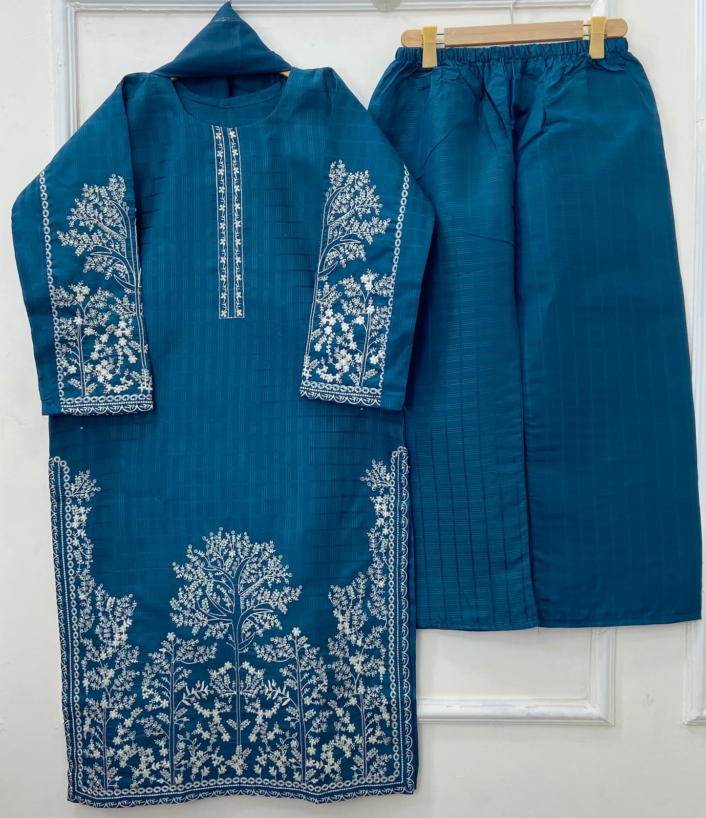 Long-Length Embroidered 3PC (Cotton) D-423