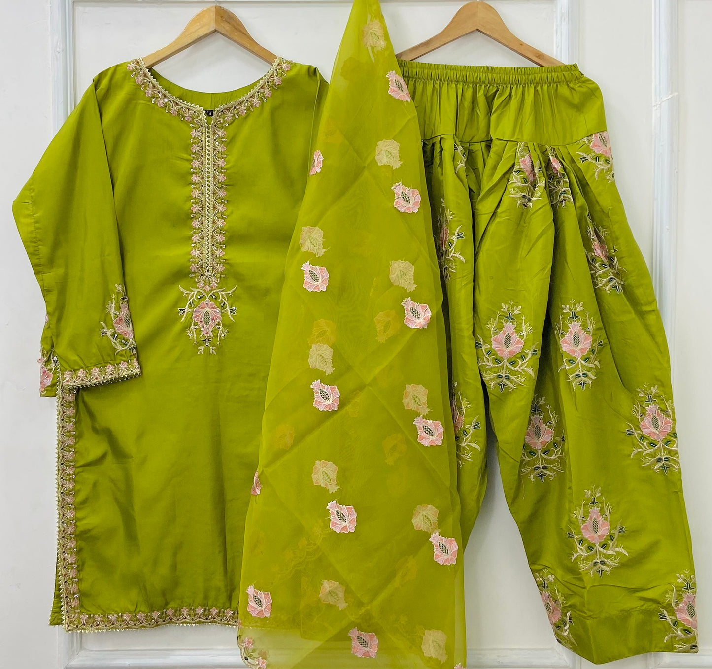 Shehnai 3PC (Raw Silk) D-501