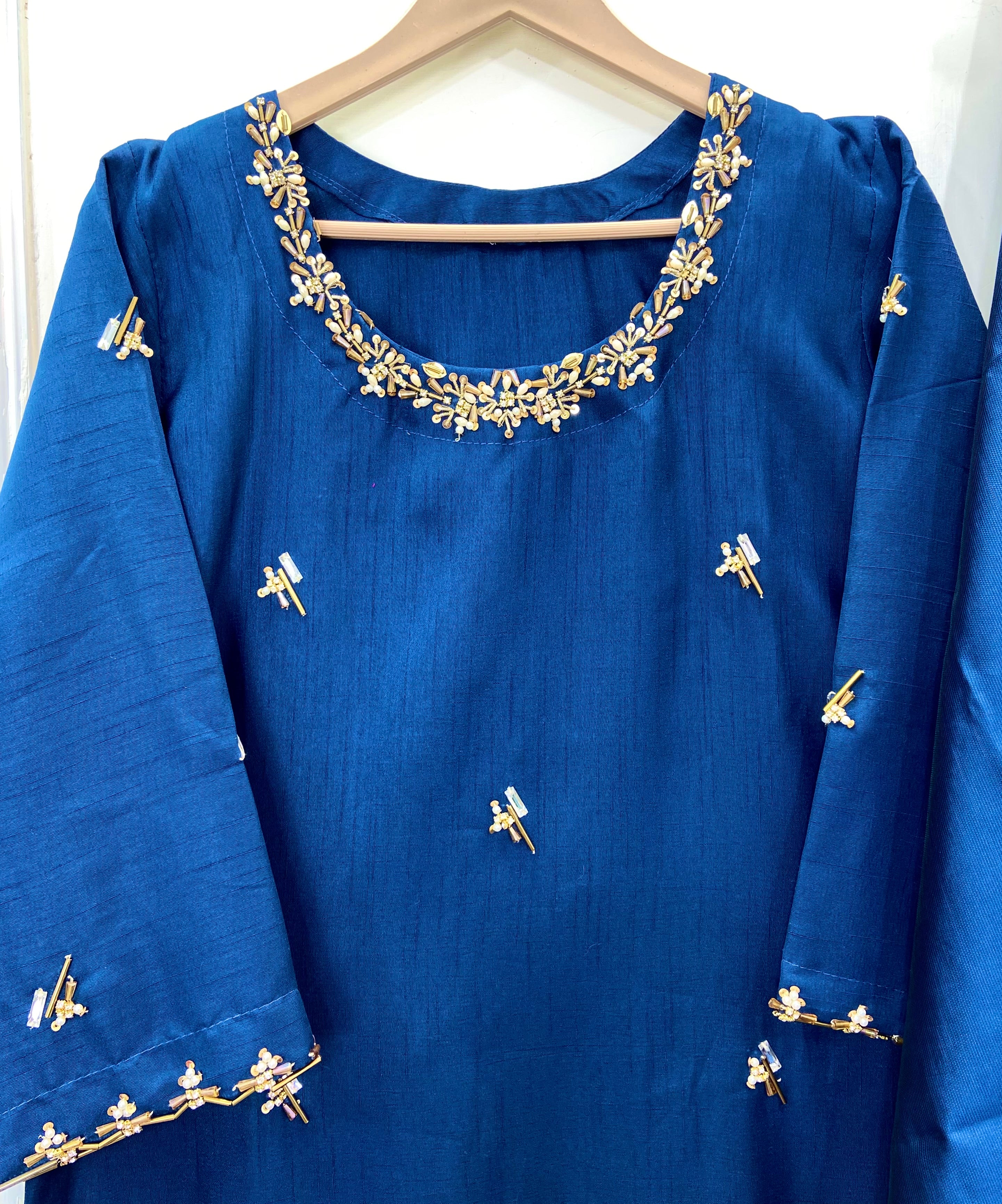 Royale Handcrafted Series: 3PC (Raw Silk) D-250