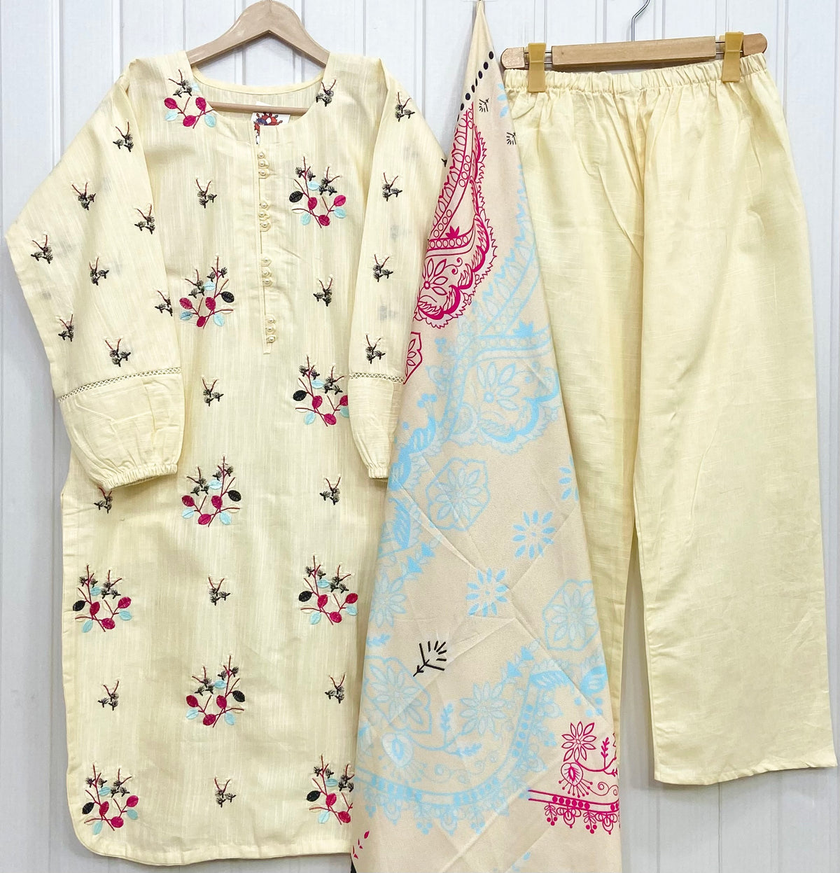 Article: D-1180 Khaddar 3piece