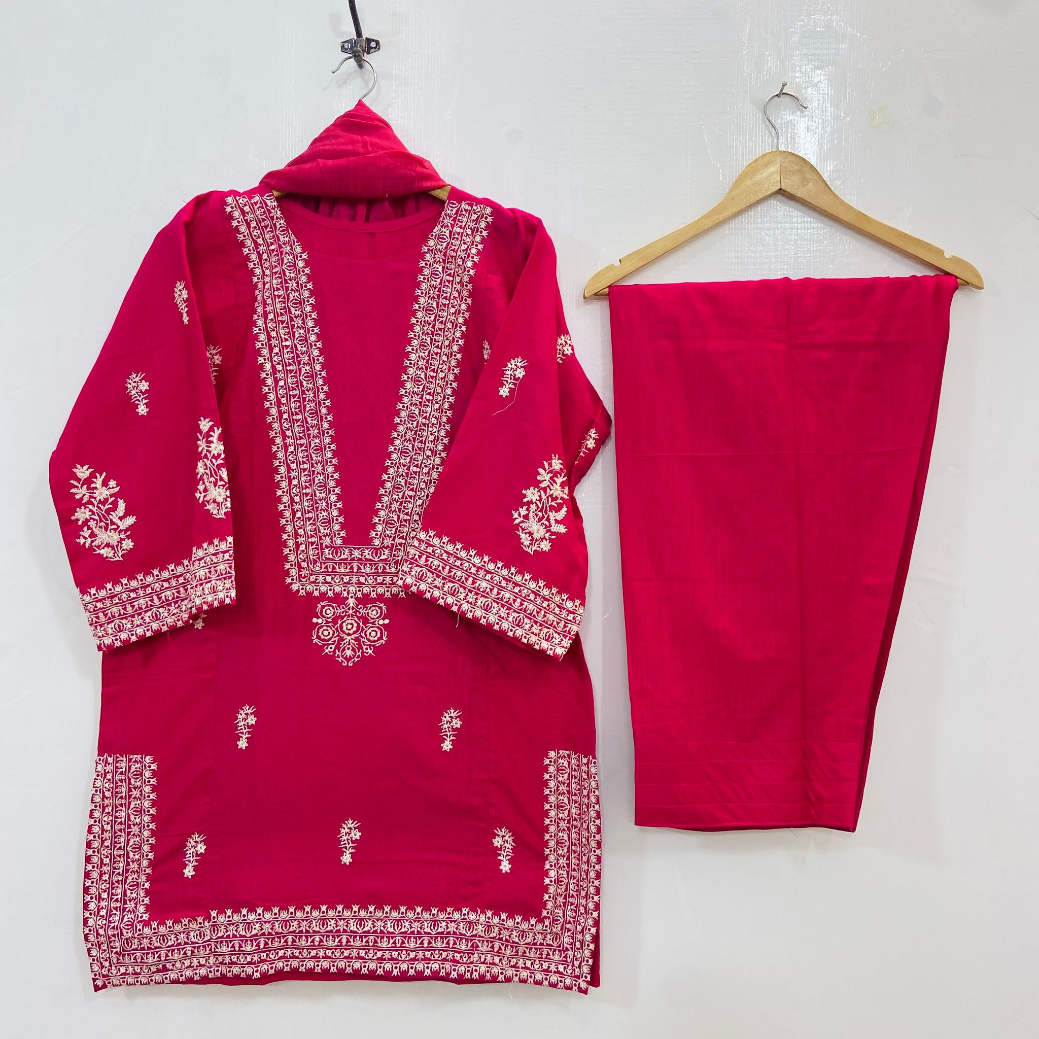 Embroidered Farshi 3PC (Khaddar) (Best Selling) D-136