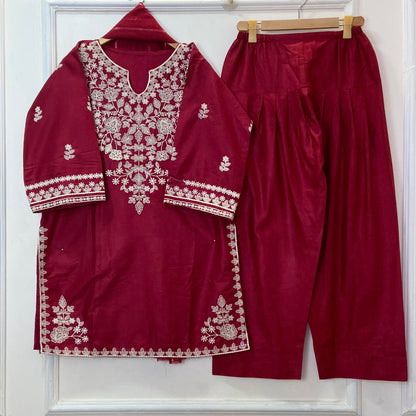 Floral Bunch Embroidered 3PC (Premium Cotton) D-371