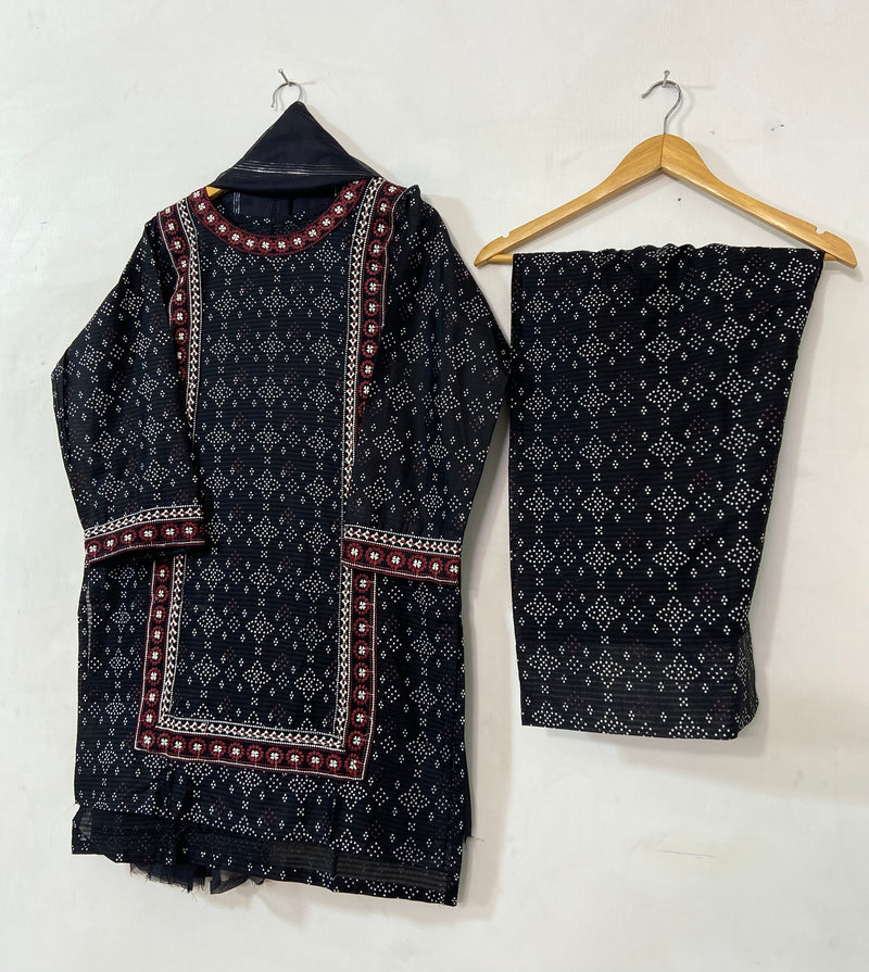 Embroidered Farshi 3PC (Lawn) 18