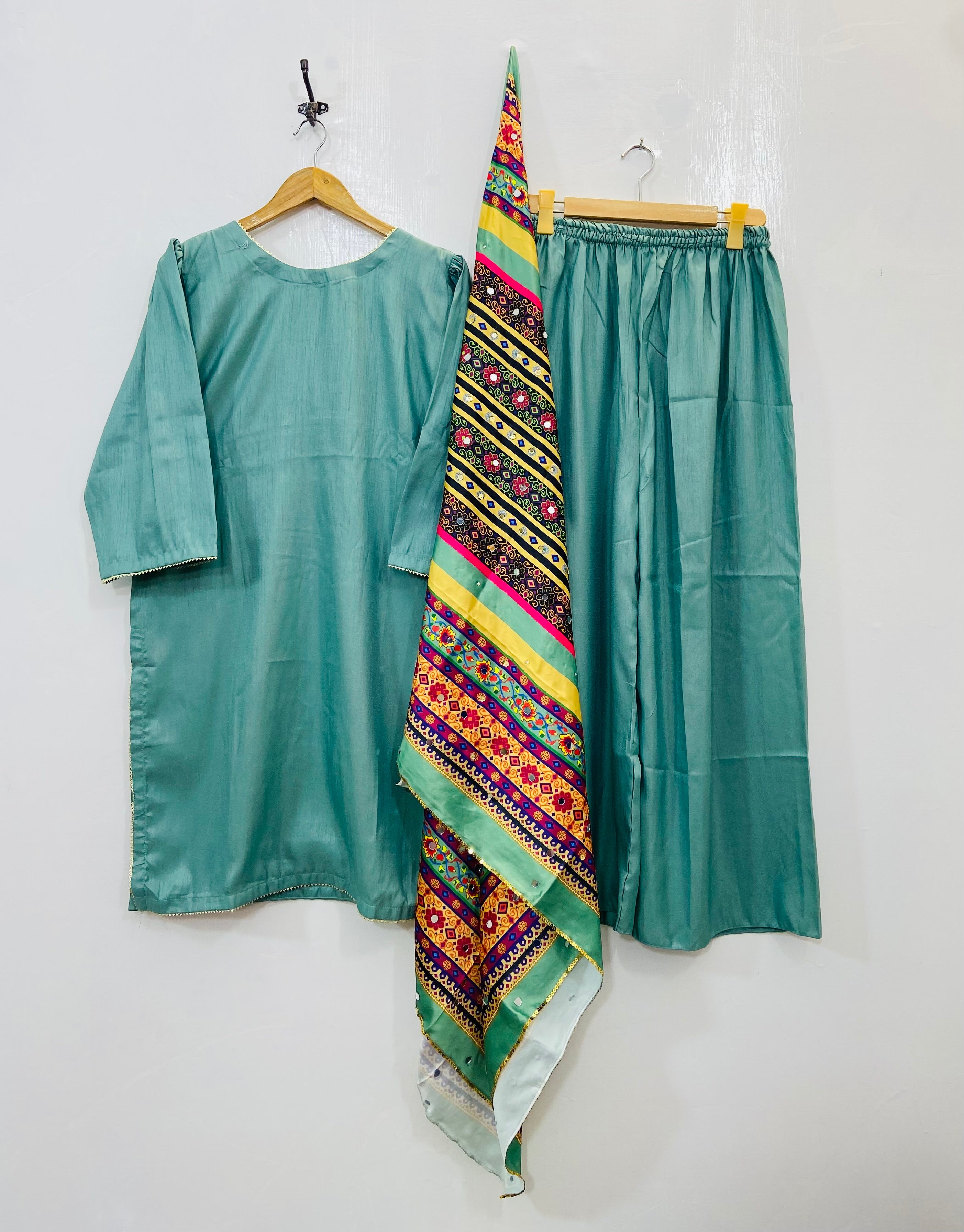 Glamorous 3PC With Mirror Work Shawl (Flowy Silk) D-104