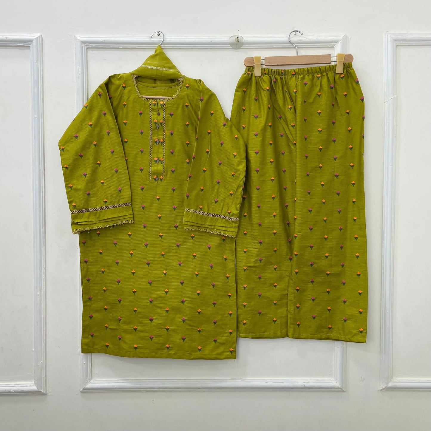 Tulip Embroidered 3PC (Premium Cotton) D-442