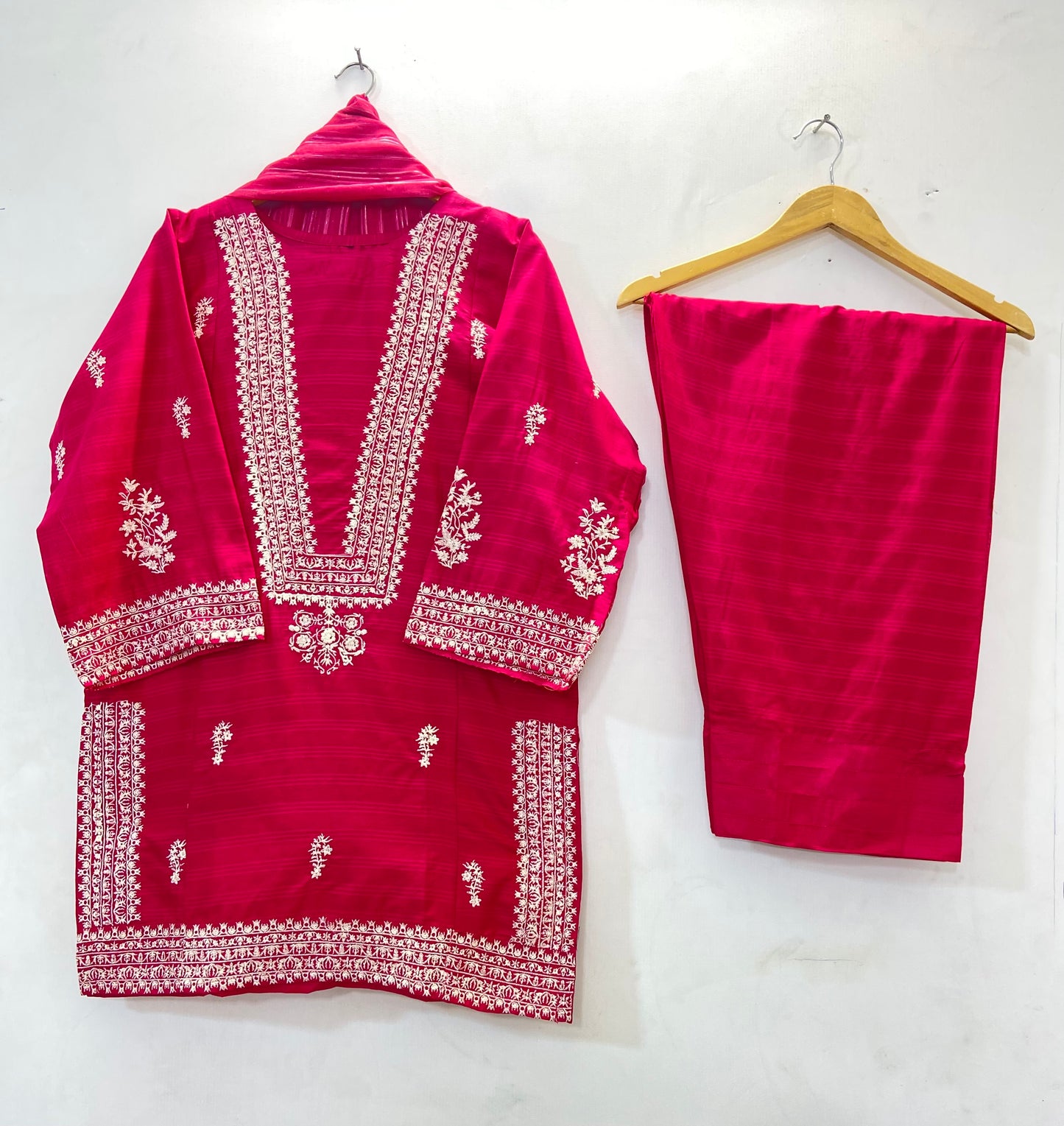 Embroidered Farshi 3PC (Cotton Lawn) D-69