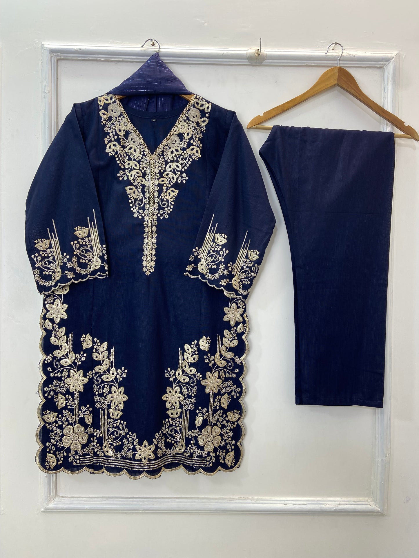Richly Embroidered Luxe 3PC (Khaddar) D-276