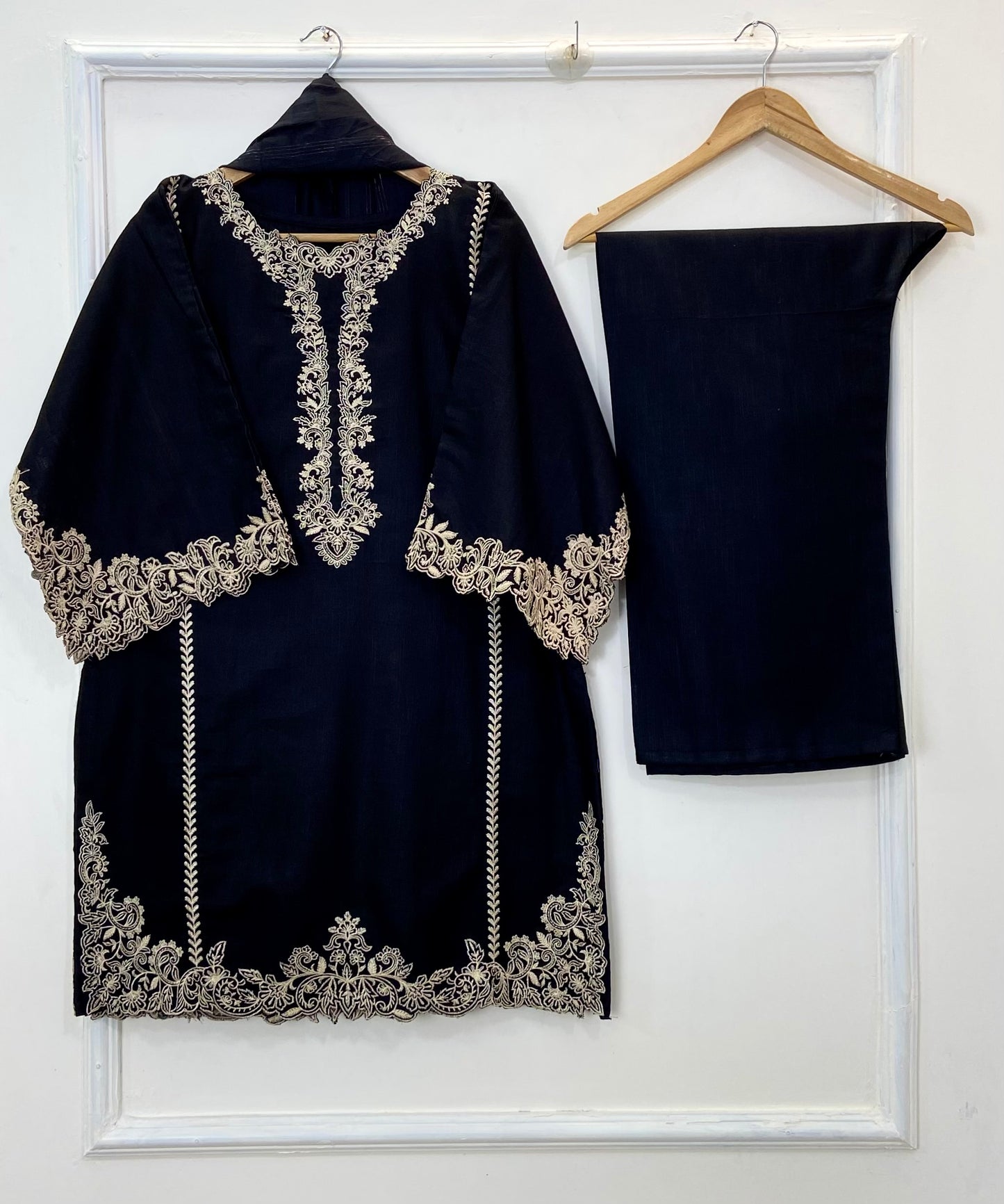 Front Back Cutwork Embroidered 3PC (Khaddar) D-327