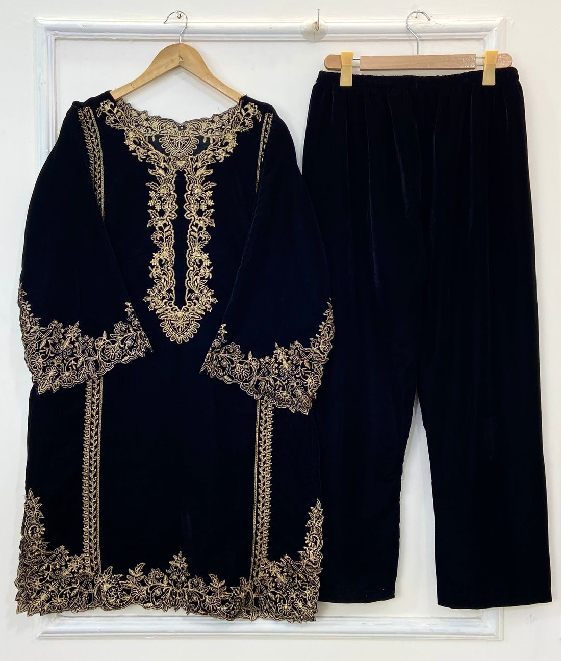 Ethnic Velvet Cutwork 2PC (Velvet) D-227