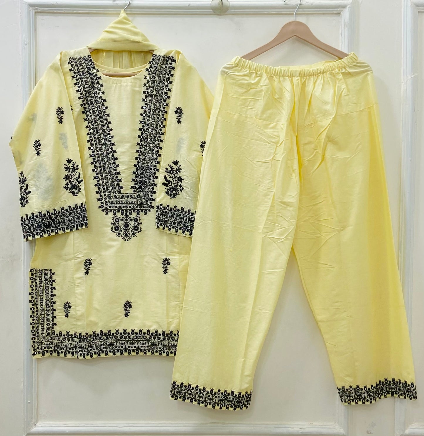 Patakha Farshi | 3PC Lawn Cotton D-583