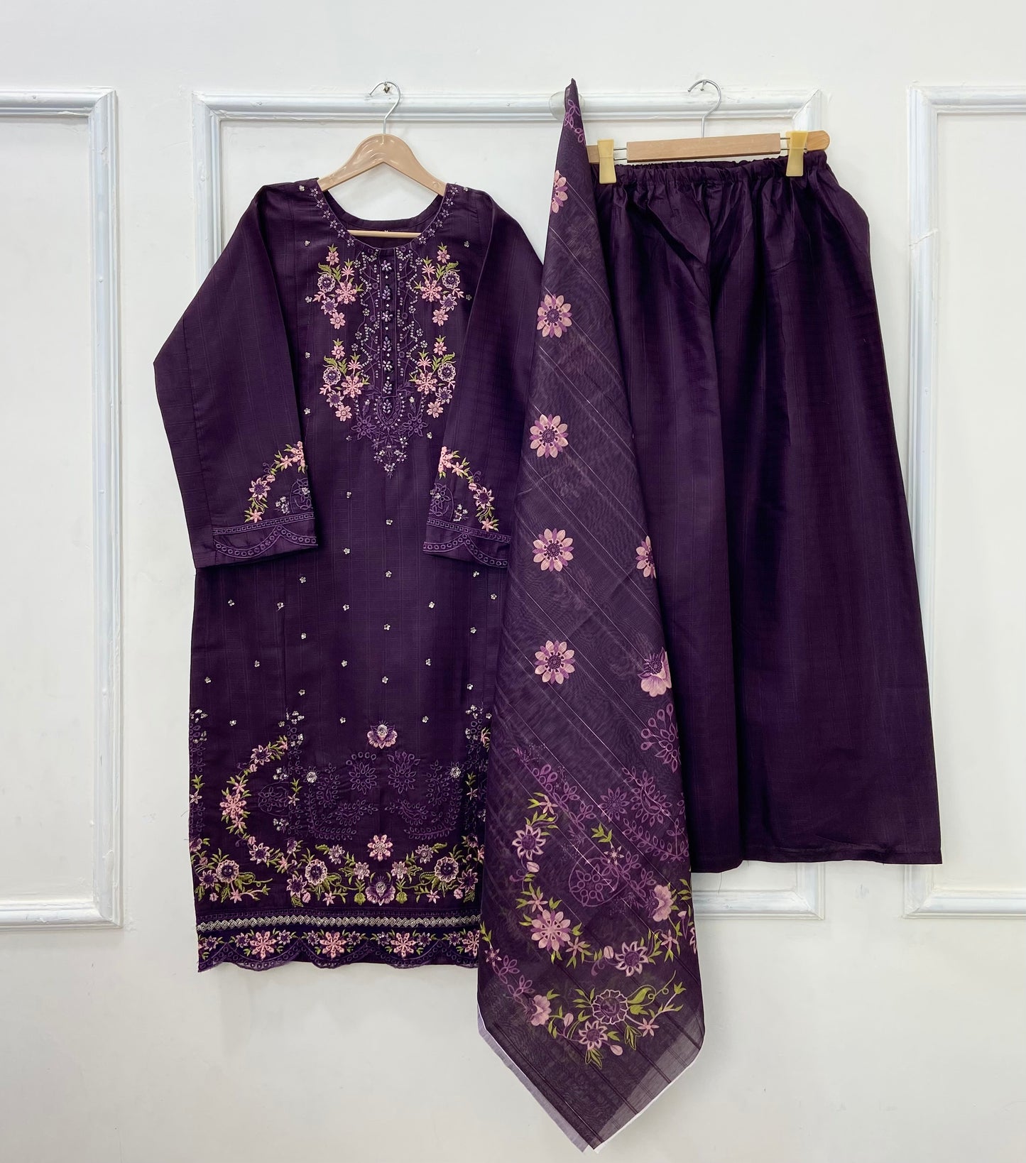 Long-Embroidered 3PC (Premium Cotton) D-439