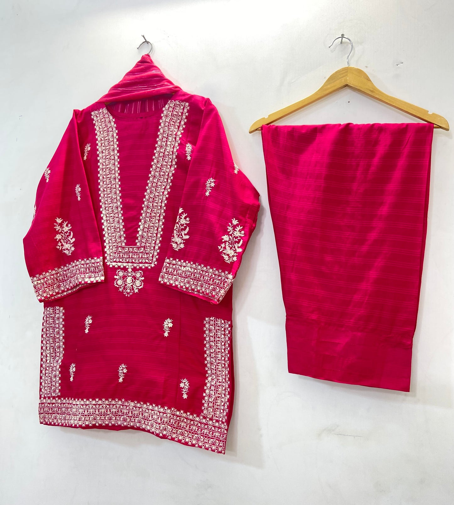 Embroidered Farshi 3PC (Cotton Lawn) D-69