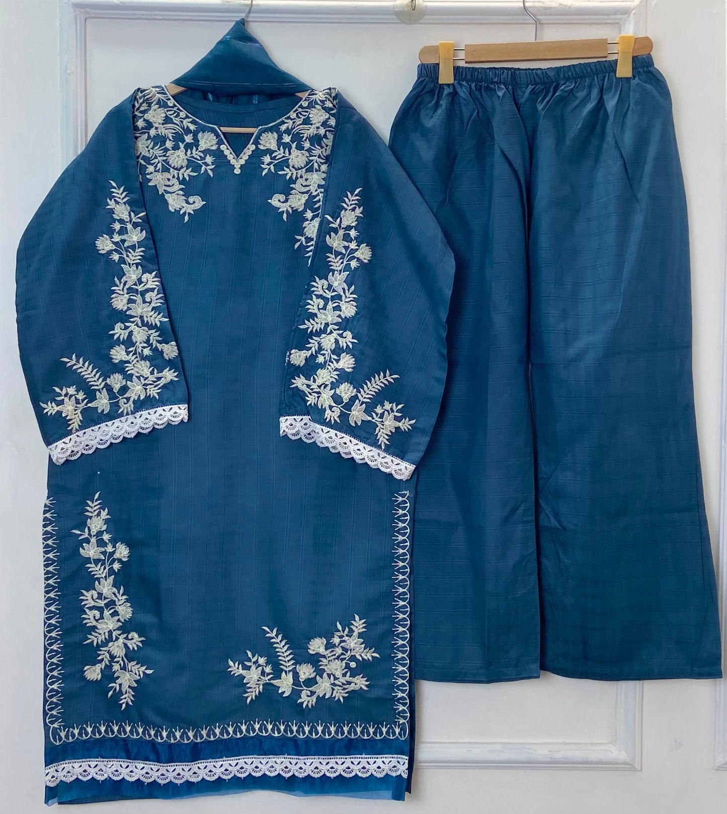 Jall Embroidered 3PC (Premium Cotton) Hit Code D-359