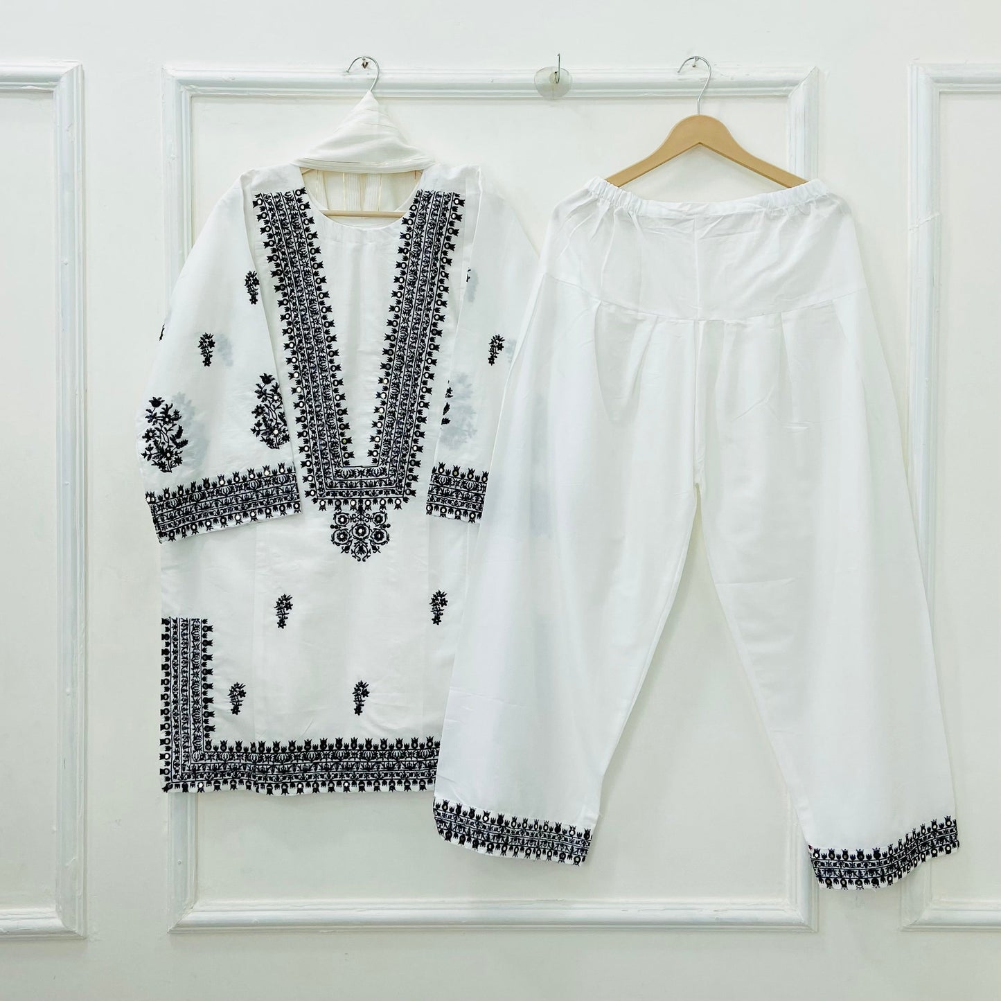 Foil Embroidered Bliss 3PC (Premium Cotton) D-454