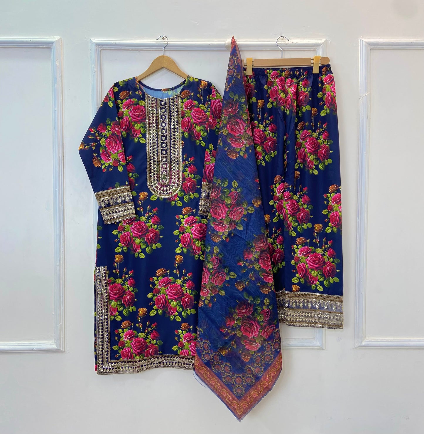 Gulnar Silk Sequins 3PC (Silk) D-251