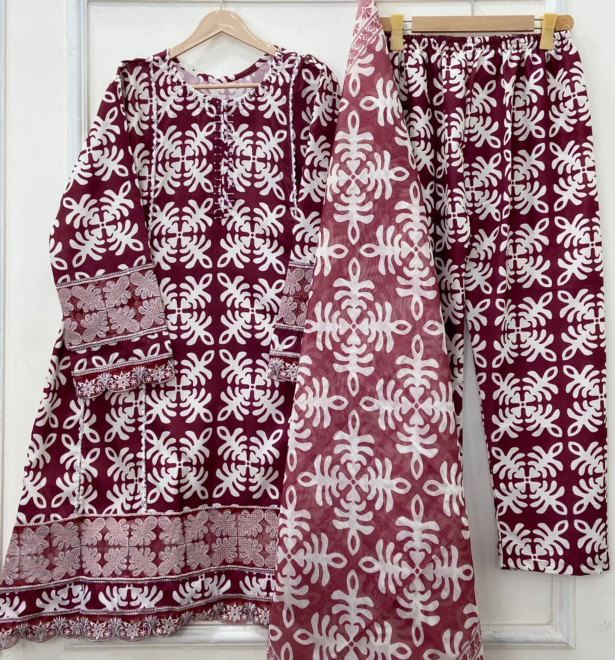 Traditional Embroidered 3PC (Bana Dora Silk) D-429