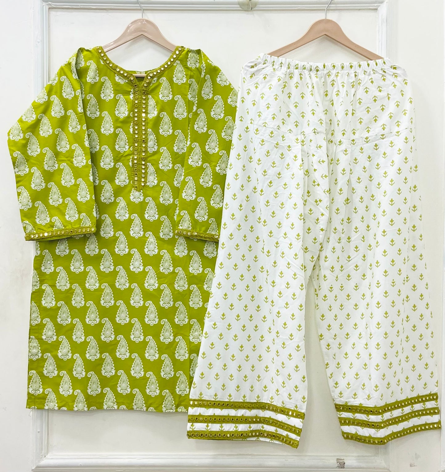 Laila Farshi | Cotton Lawn D-678
