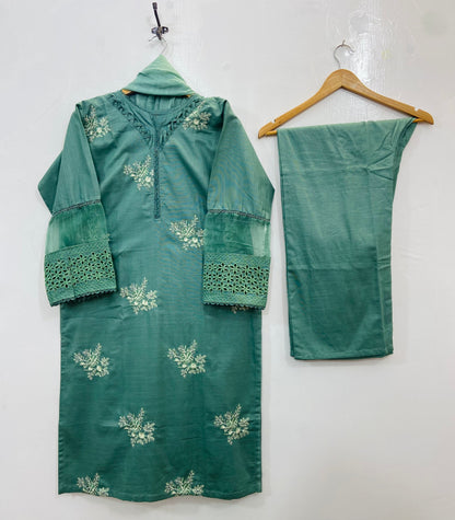 Lavish Embroidered 3PC (Khaddar) D-123