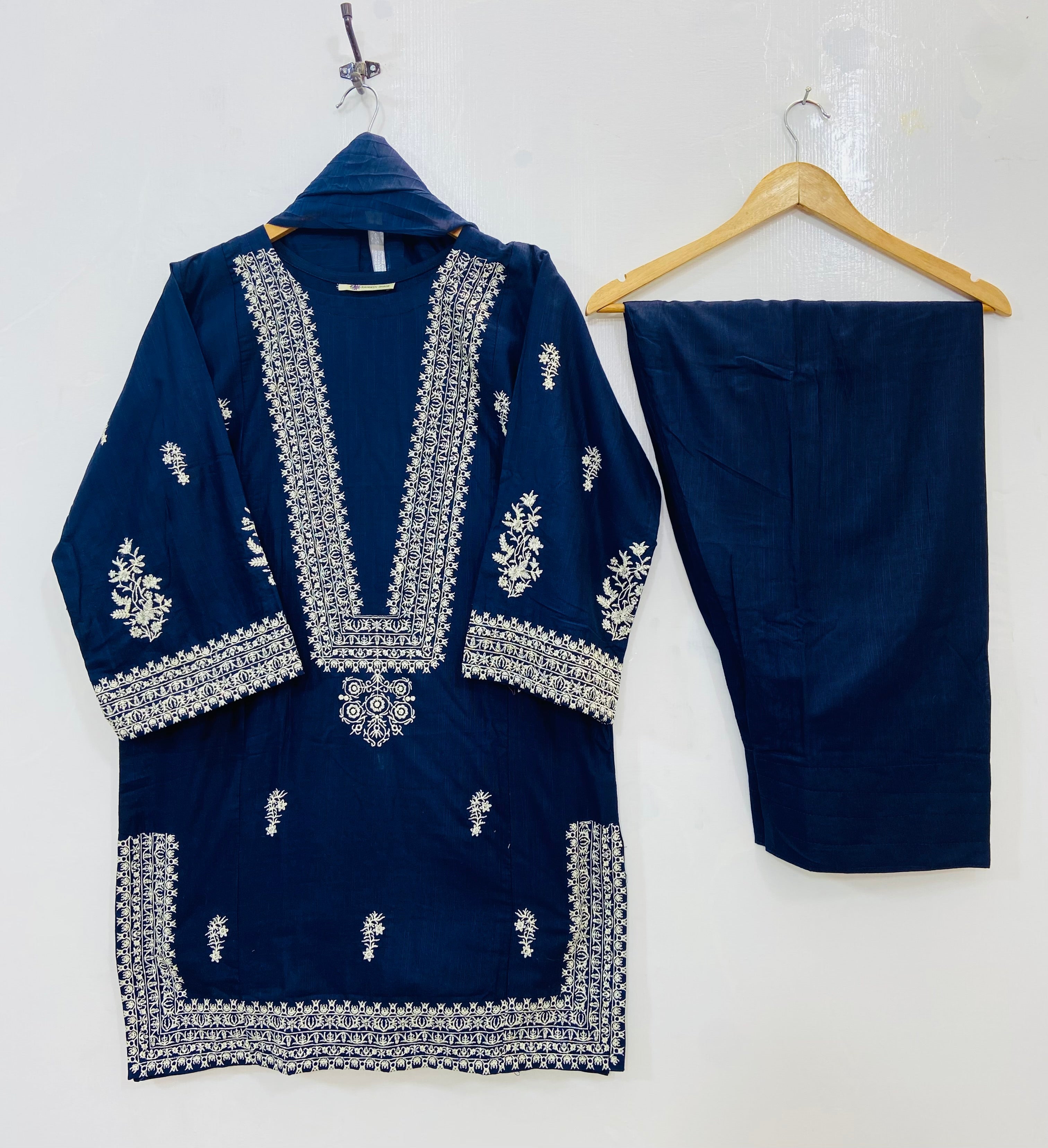 Embroidered Farshi 3PC (Khaddar) (Best Selling) D-136