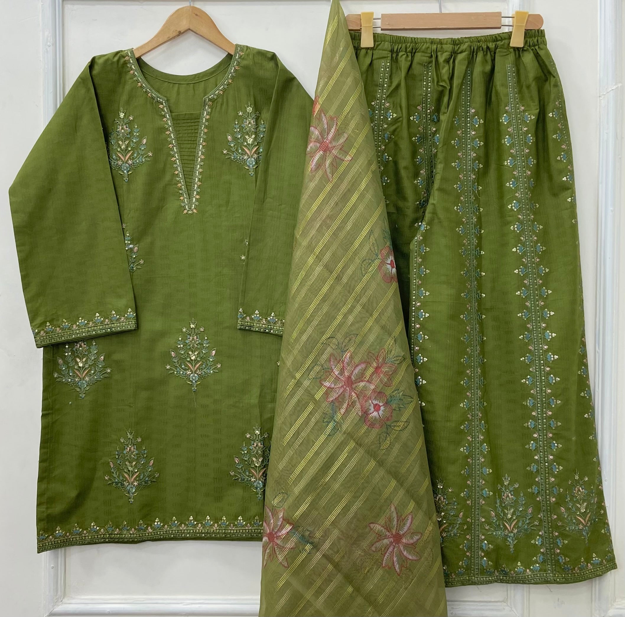 Heavily Eid Embroidered 3PC (Premium Cotton) D-451