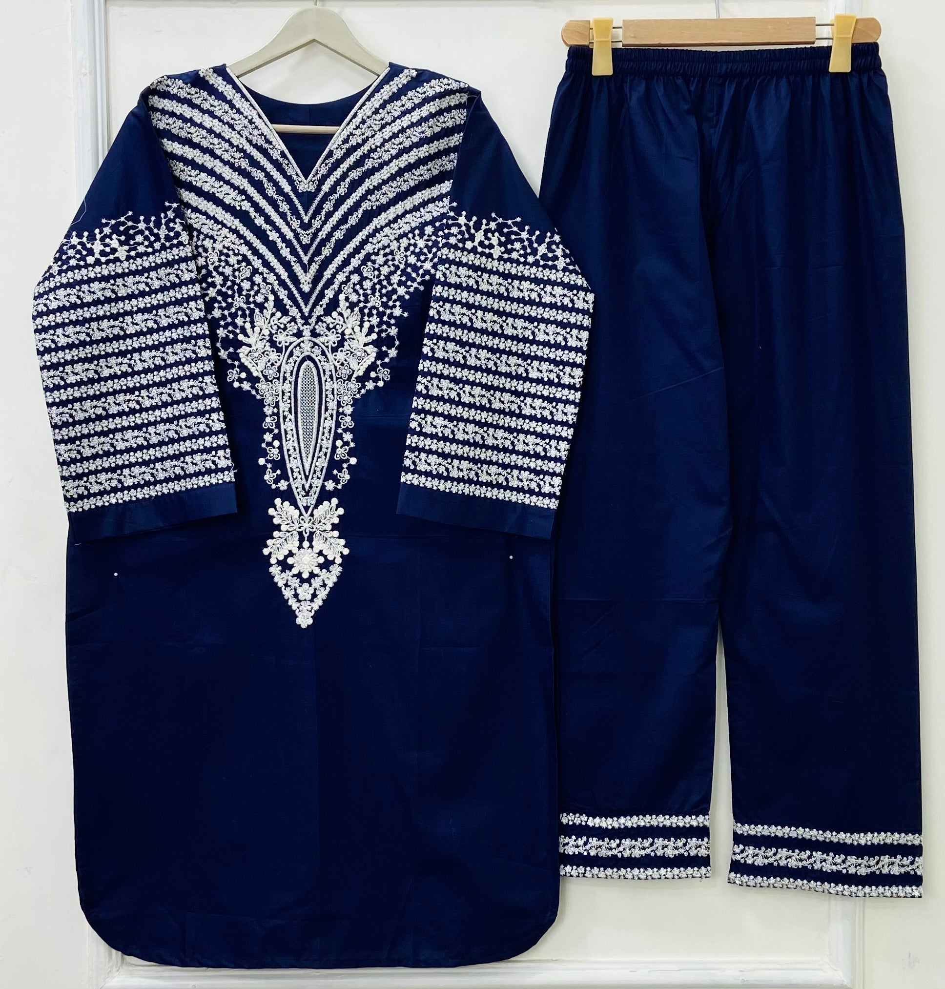 Taj Embroidered 3PC (Premium Cotton) D-430