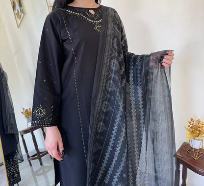 Guluna Formals Black | 3PC Lawn Cotton D-572
