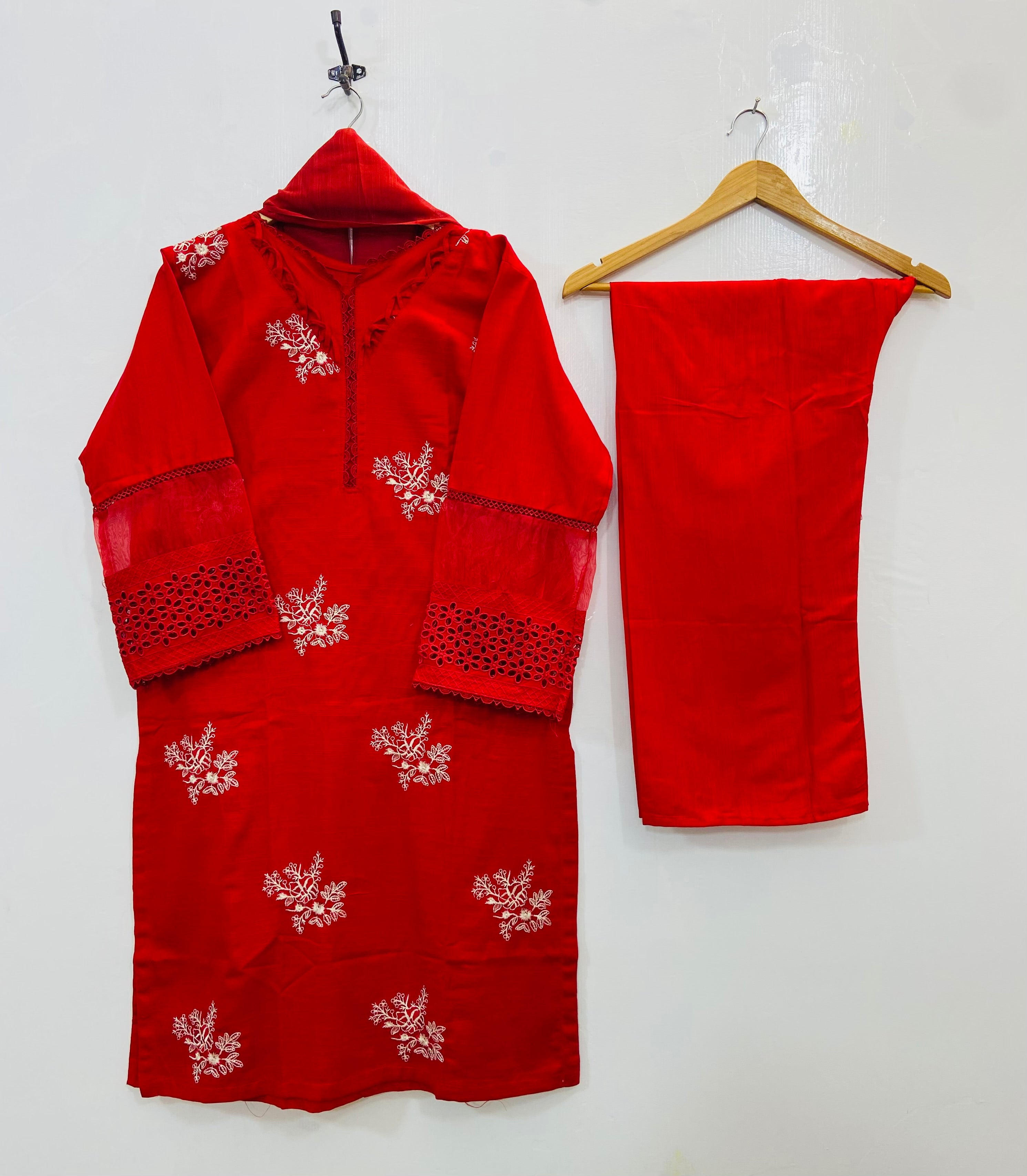 Lavish Embroidered 3PC (Khaddar) D-123