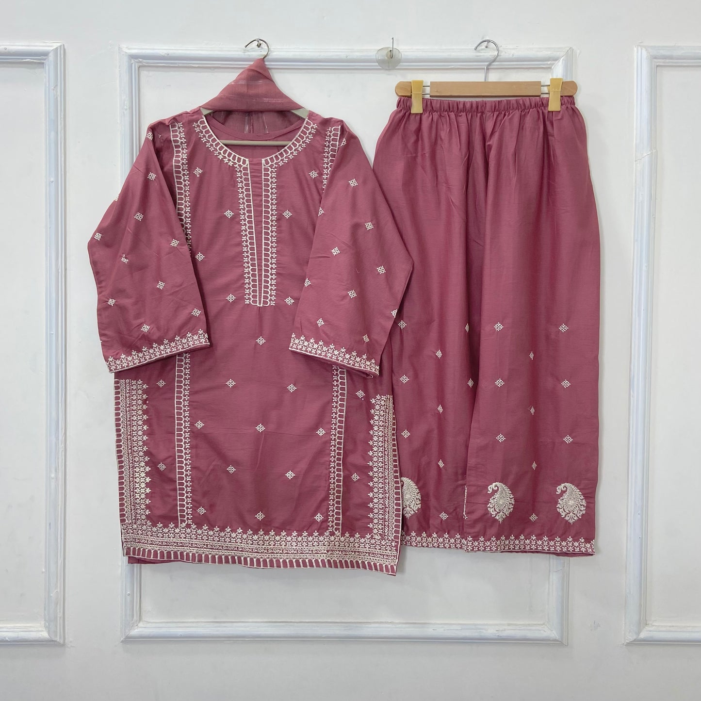 Paired Embroidered 3PC (Premium Cotton) D-402