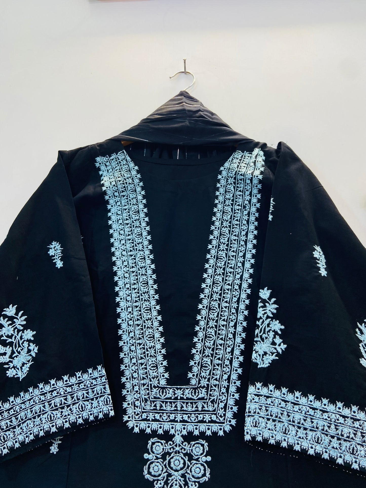 Embroidered Farshi 3PC (Cotton Lawn) D-69