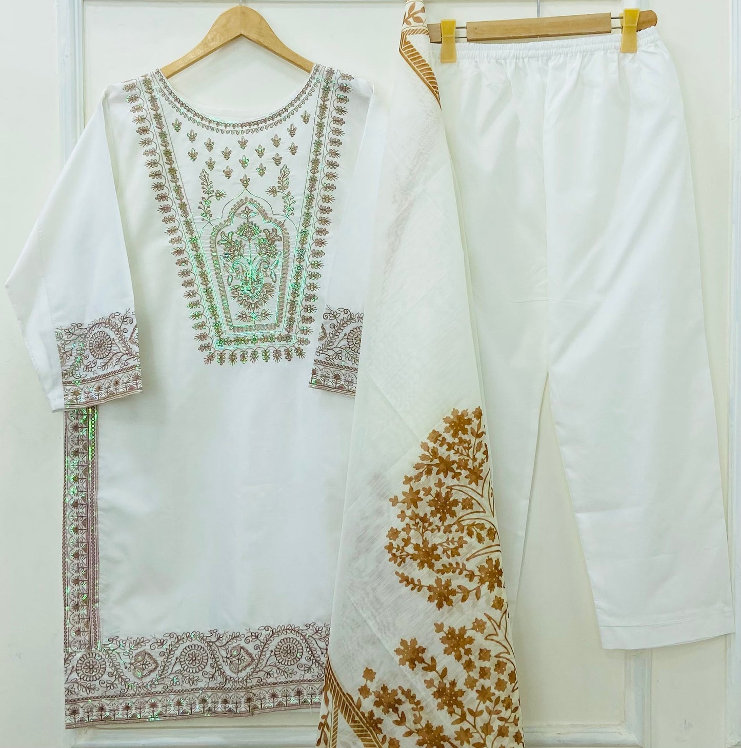 Sitaara Embroidered 3PC (Premium Cotton) D-489