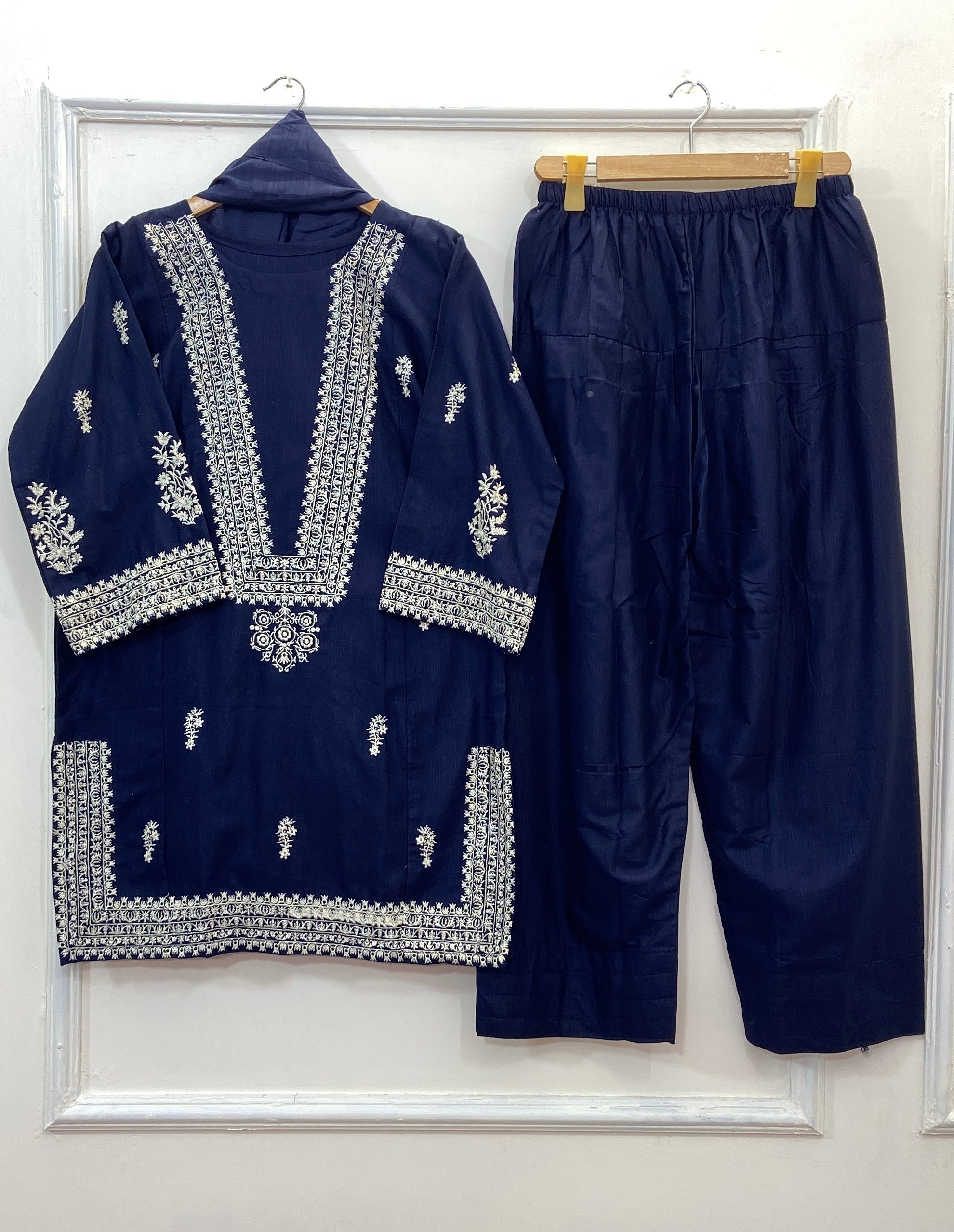 Embroidered Farshi 3PC (Khaddar) (Best Seller) D-155