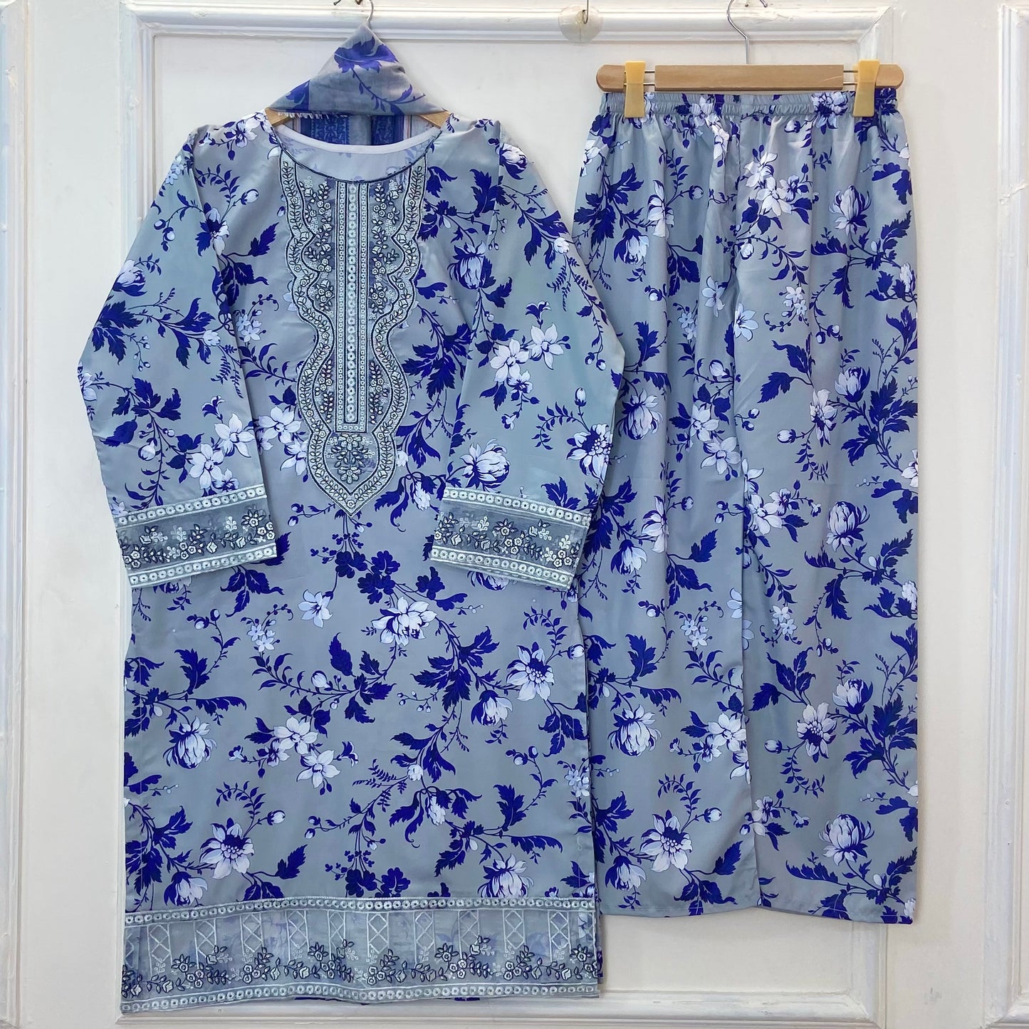 Chandni Embroidered 3PC (Swiss Silk) D-309