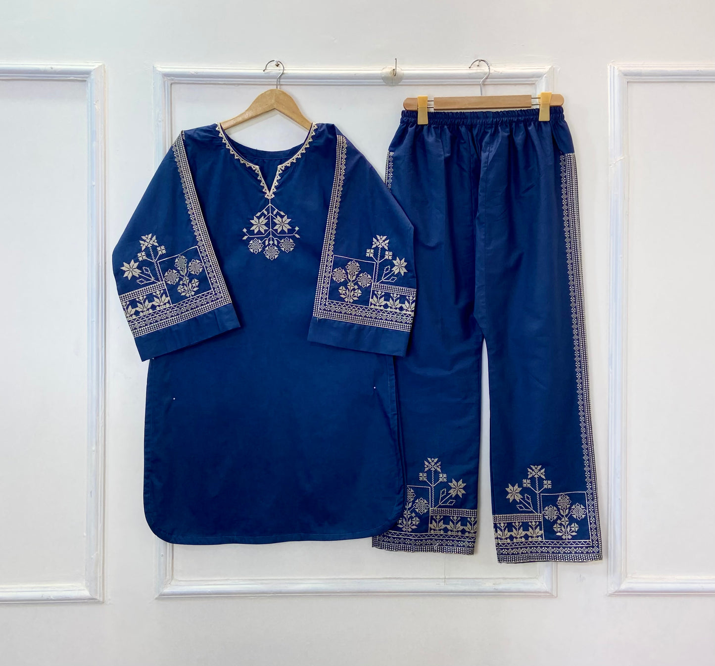 Cross-Stitch Embroidered 2PC (Cotton) (Hit Code) D-329