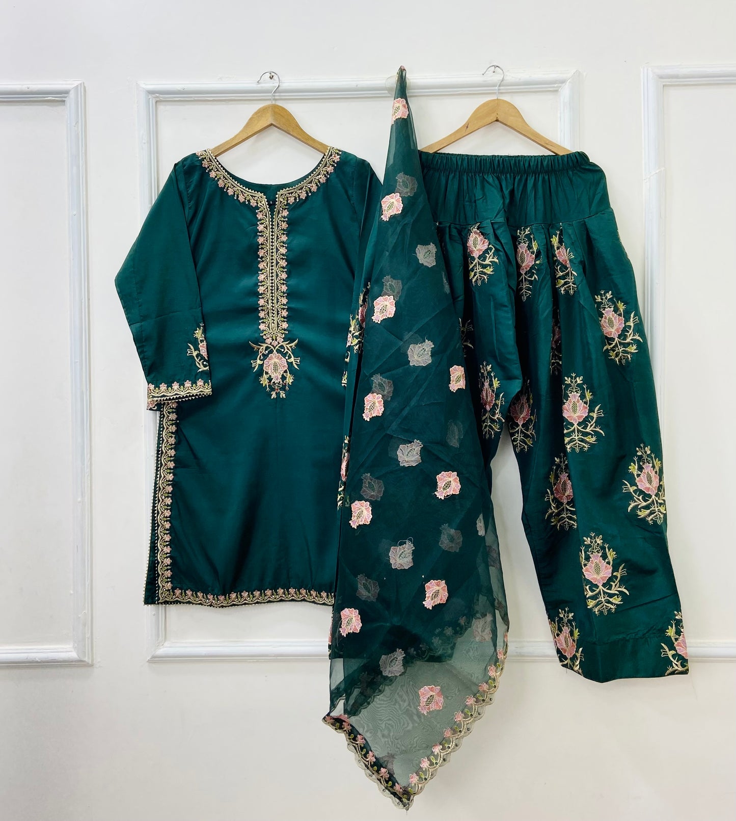Shehnai 3PC (Raw Silk) D-501