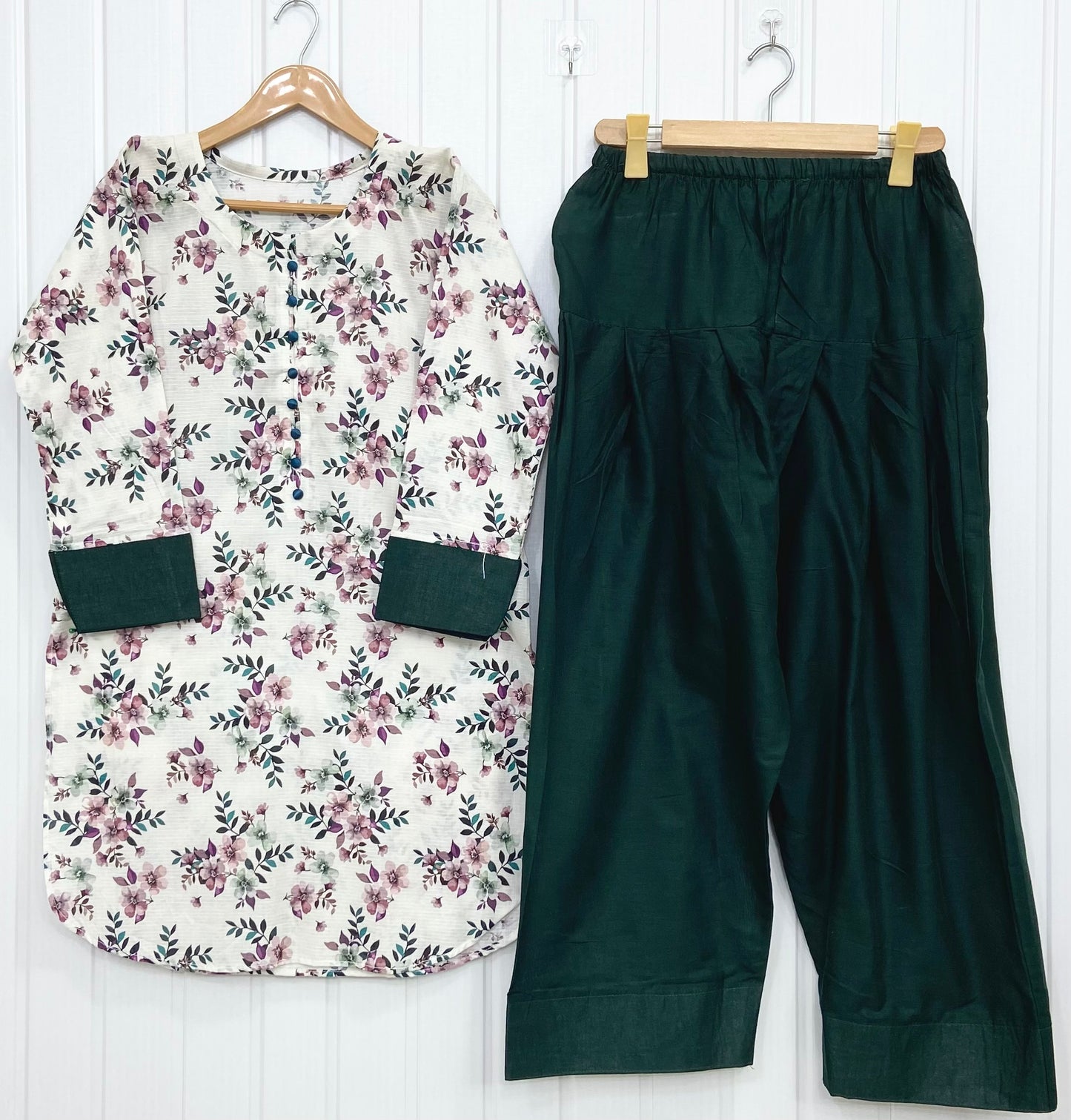 Article no: D-817 Bana Dora Lawn