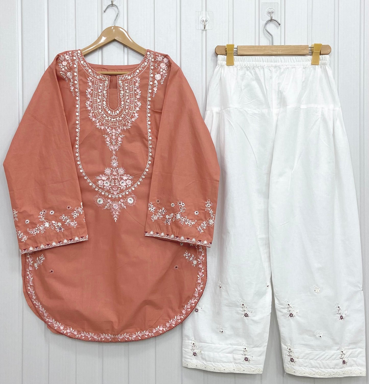 Dusky | Premium Farshi D-783