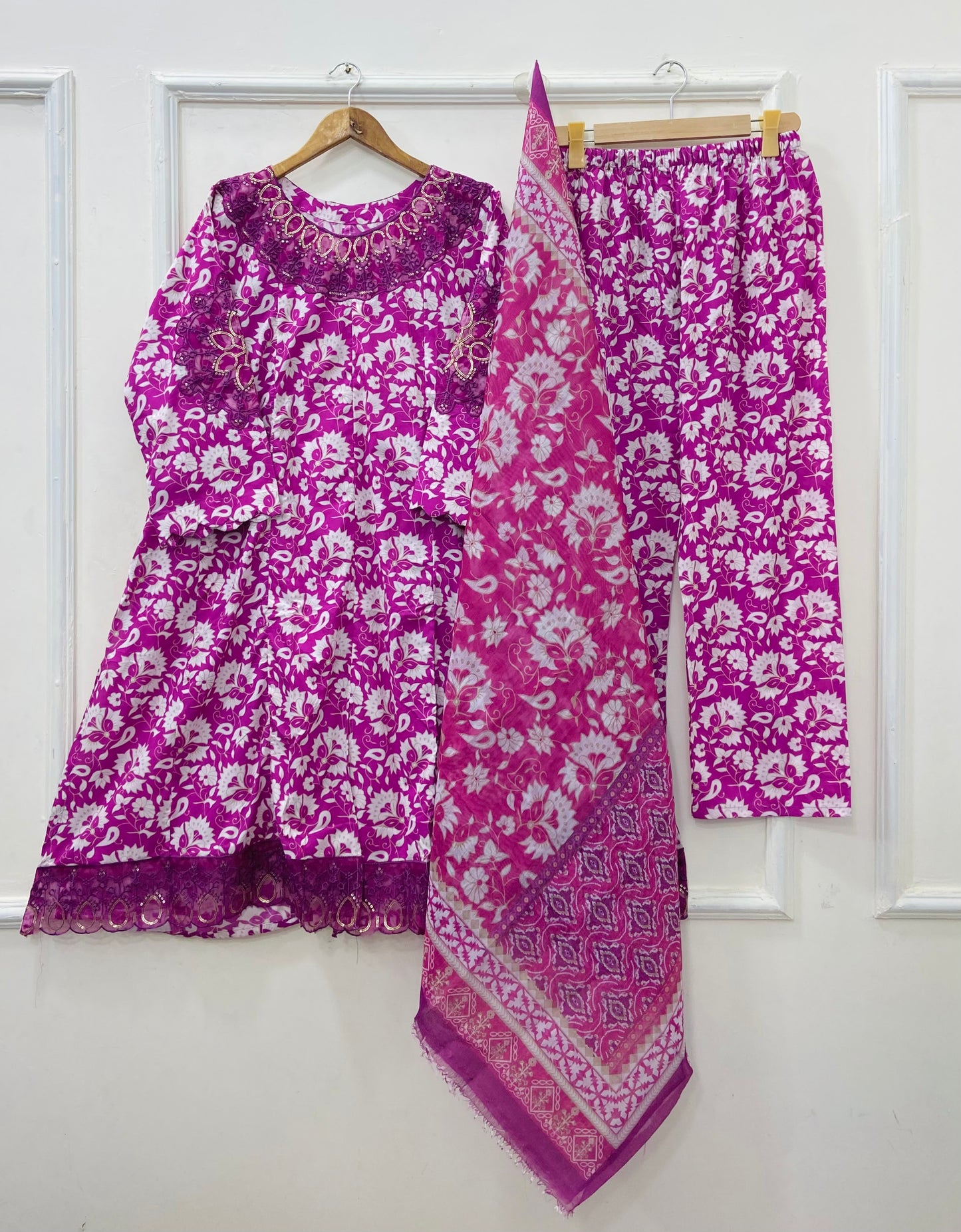 Lawn Series: Frock 3PC (Lawn) D-526