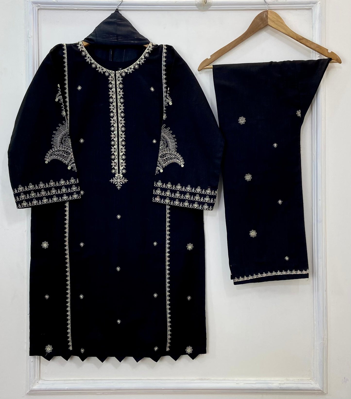 Elegant Embroidered 3PC (Khaddar) D-241