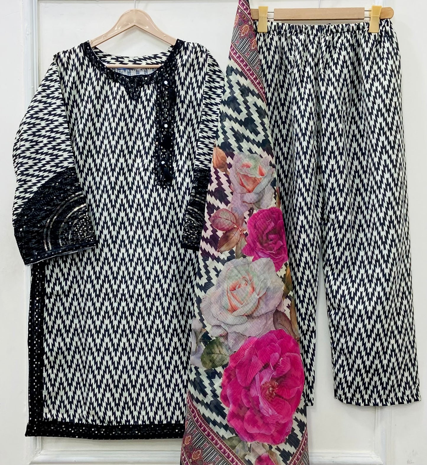 D-367  Bold Zebra 3PC (Bana Dora Silk)