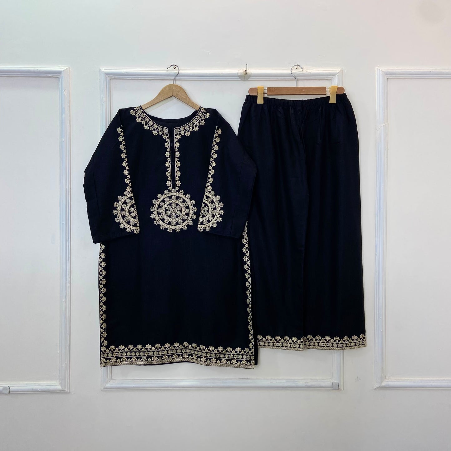 Embroidered Glamour 2PC (Khaddar) D-271