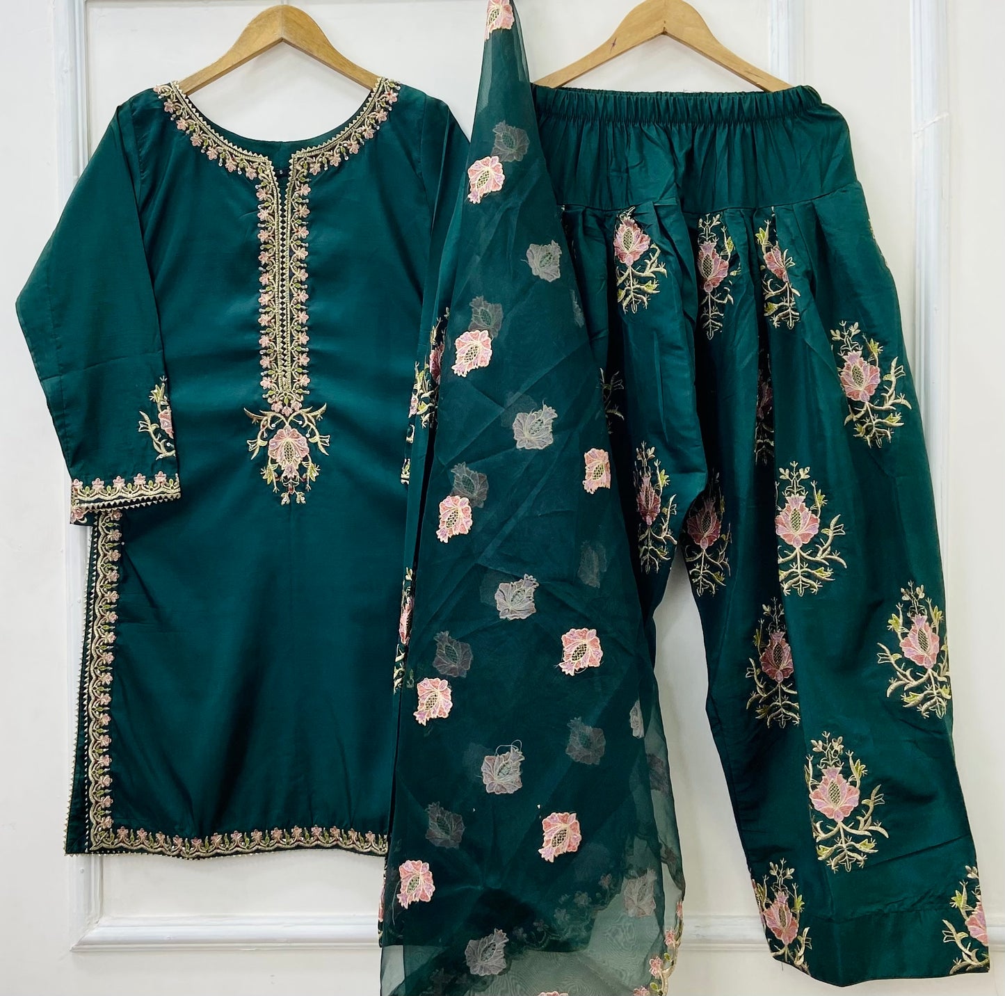 Shehnai 3PC (Raw Silk) D-501