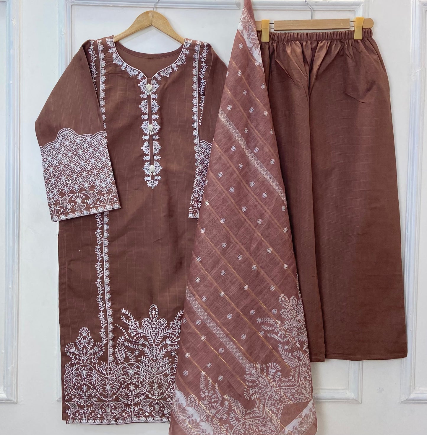 Long-Length Rich Embroidered Beauty 3PC (Premium Cotton) D-335
