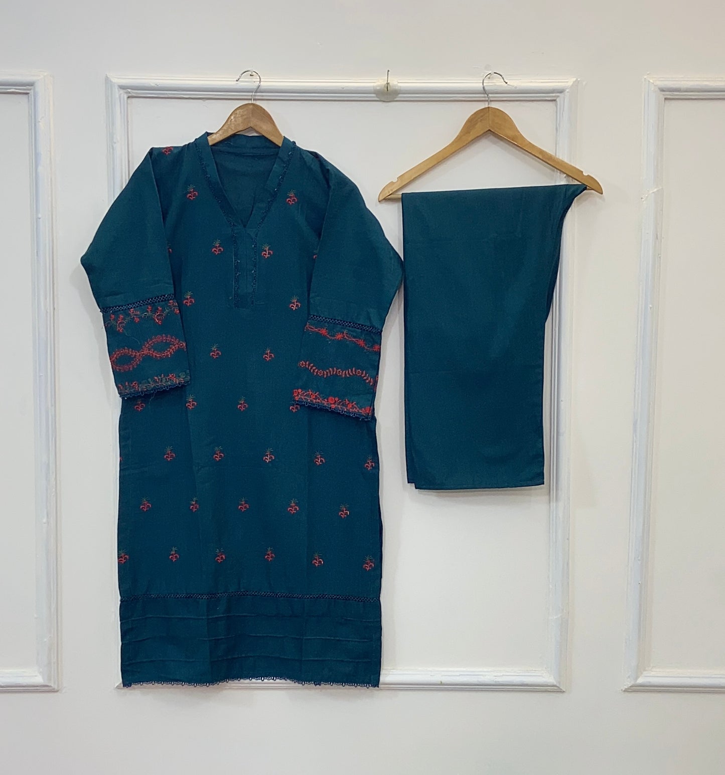 Charming Embroidered 2PC (Best Seller) (Khaddar) D-164
