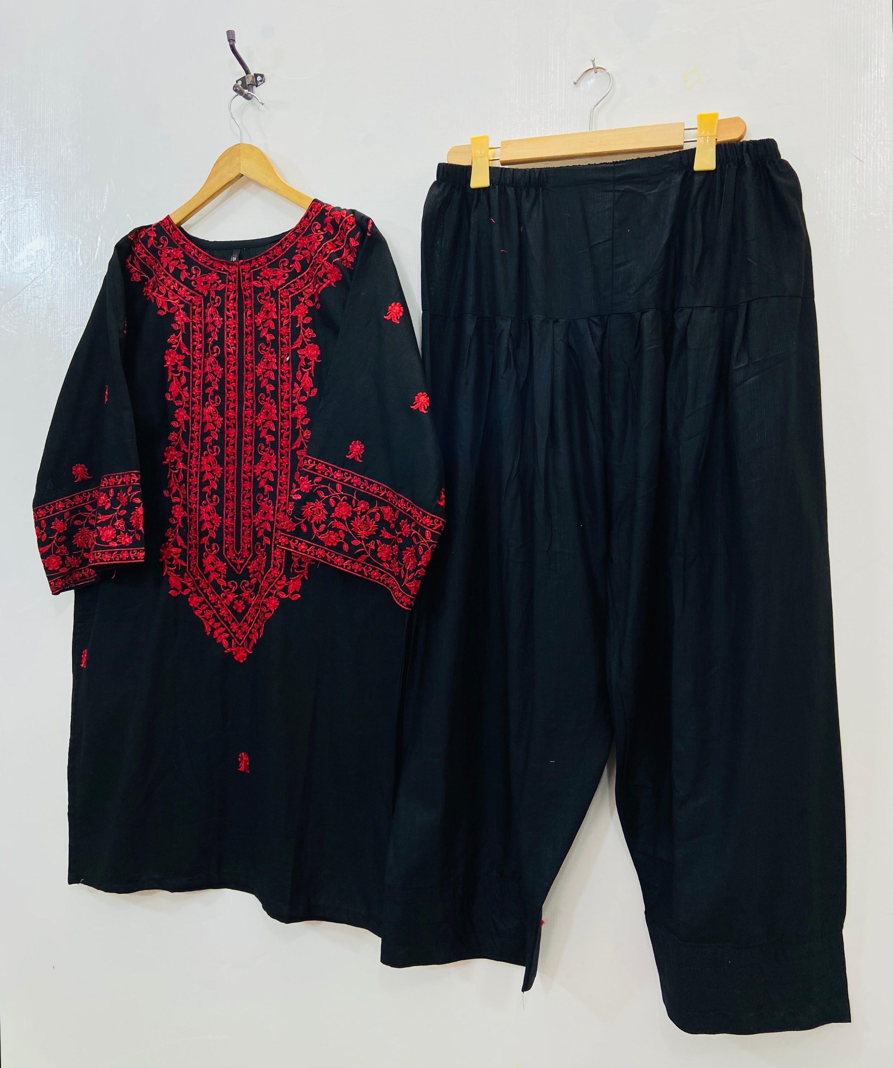Farshi Finesse 2PC (Khaddar) D-148