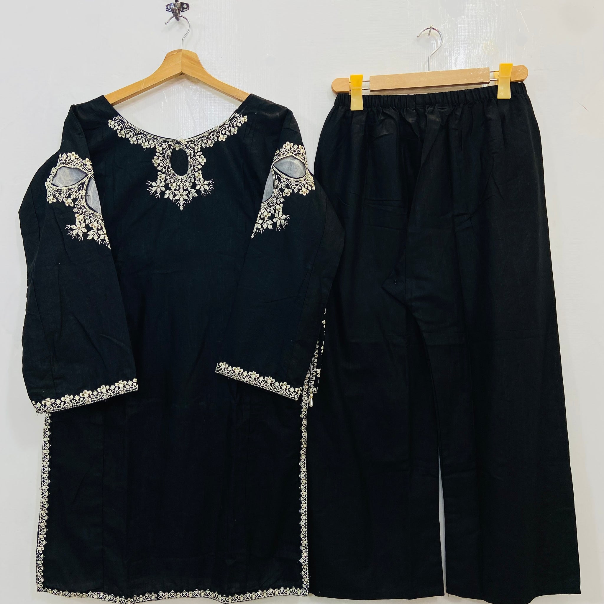 Dreamy Front Back Embroidered 2PC (Best Seller) (Khaddar) D-143