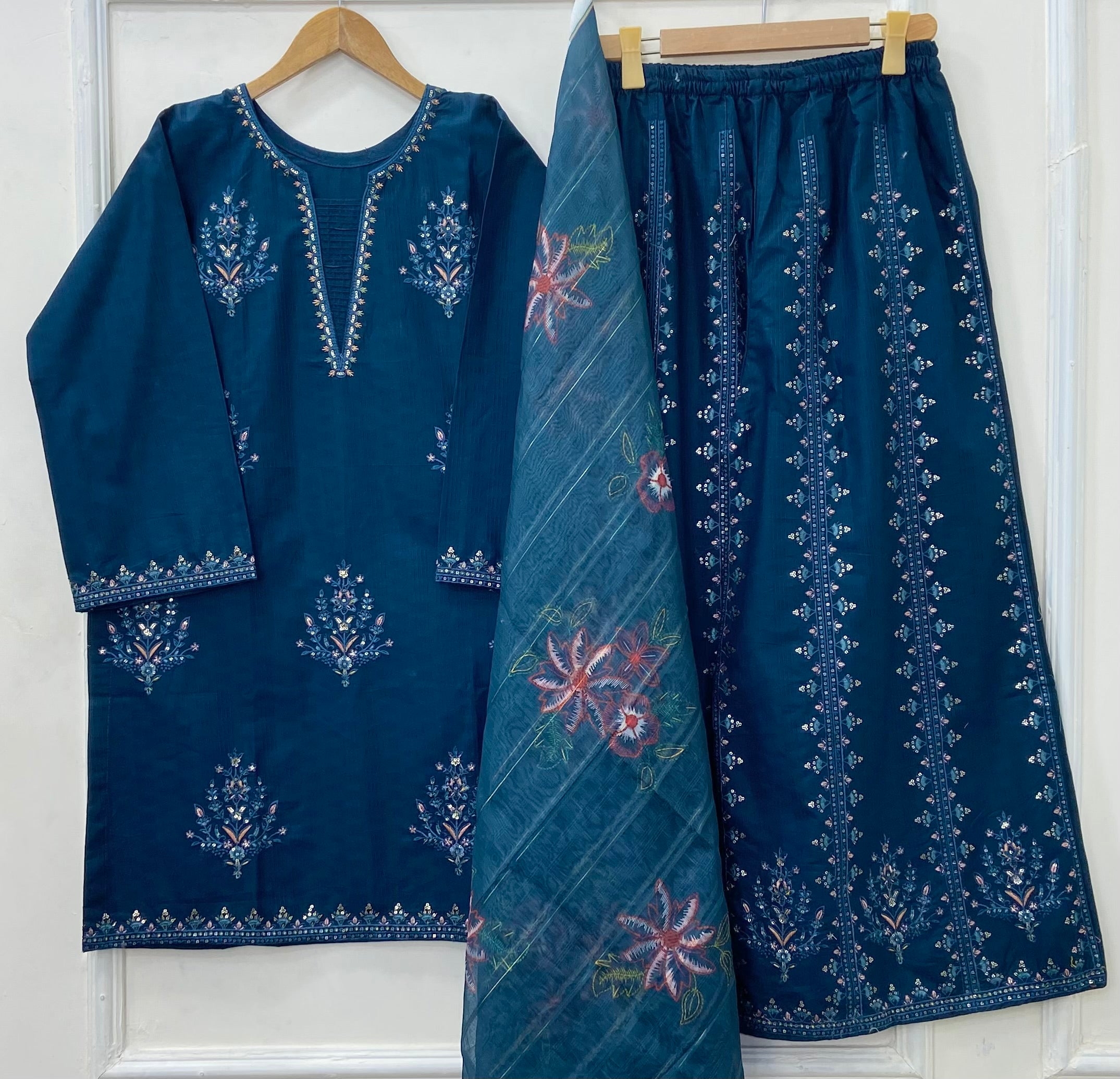 Heavily Eid Embroidered 3PC (Premium Cotton) D-451